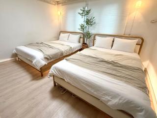 Cozy home Hapjeong Hongdae, parking available, negotiable - 4
