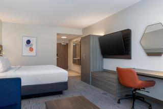 Holiday Inn Express & Suites Linden - Newark South by IHG - 1