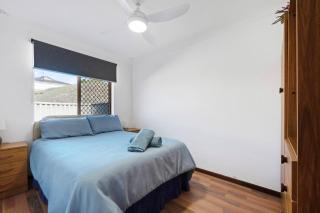 Champion Bay Beach Unit, with own carport, - 4