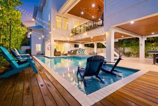 Grand Island Retreat: Private Heated Pool | Games - 7