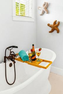 Grand Island Retreat: Private Heated Pool | Games - 1