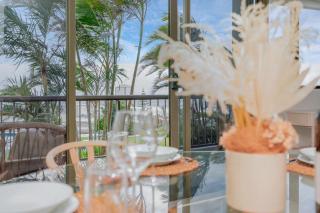 Coastal Oasis | Sleeps 5 | Beach View + Pool & Gym - 7