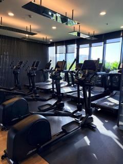 Horizon by Courtney Rogers - 2 bedroom apartment with skyline views, parking, heated infinity pool, fitness centre - 6