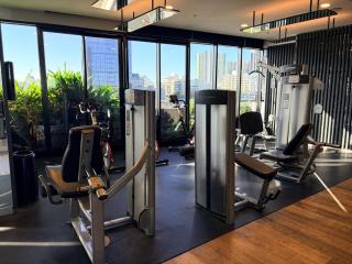 Horizon by Courtney Rogers - 2 bedroom apartment with skyline views, parking, heated infinity pool, fitness centre - 7