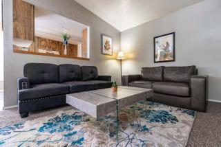 Spacious Pet Friendly Retreat - 0