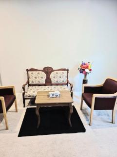 Spacious Private Suite Minutes Away from Ocean,Trails and Stores - 4