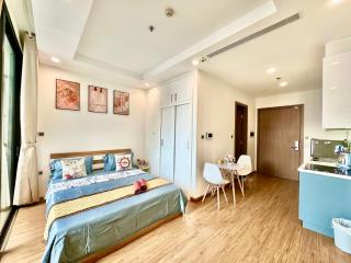 Modern Studio Apartment with Incredible City Views Day and Night - 6