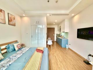 Modern Studio Apartment with Incredible City Views Day and Night - 4