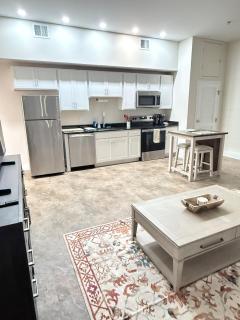Newly Renovated Studio Apartment in Downtown Roanoke with Free Parking - 6