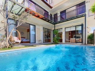 Casa de Lucia Bali - 3 BR Private Pool Villa with Rooftop Jacuzzi Seminyak - 9