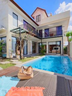 Casa de Lucia Bali - 3 BR Private Pool Villa with Rooftop Jacuzzi Seminyak - 8