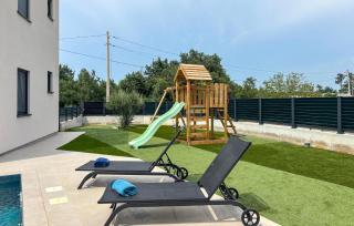 Pet Friendly Home In Porec - 1