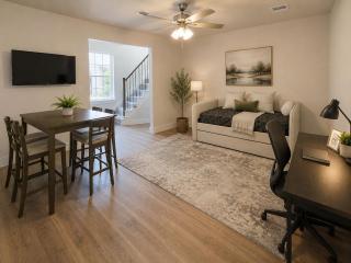 Collin Creek Executive Residence - 1