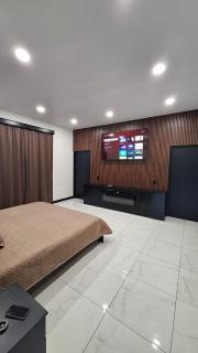 Greivin House - 2