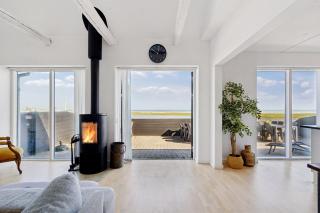 Spacious Holiday Home By Sea For 14 Guests - 5