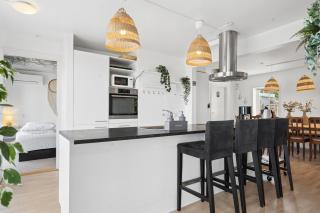 Spacious Holiday Home By Sea For 14 Guests - 3