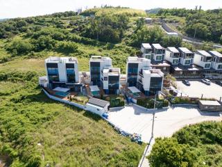 Gampo Case Pool Villa - 2