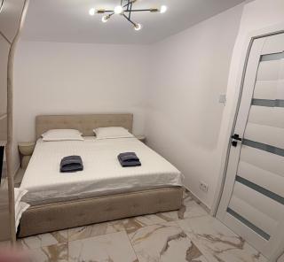 Crys Home - 1