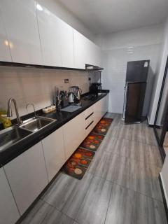 Executive elegant wanderers rest three bedroom apartment with amazing city views, swimming pool ,gym and private ample parking space which offers not only comfortable but also luxurious lifestyle - 3