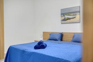 Gzira 2BR Apartment Sunny & Bright - 6
