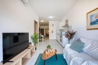 Gzira 2BR Apartment Sunny & Bright - 2