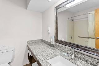 Quality Inn Rochester South - 3