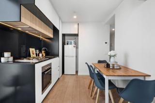 International Southbank 2BR2Bath1Car Jacuzzi and more - 7