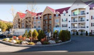 Enjoy Panoramic View of the White Mountains in this great 2BD condo and amenities - 2