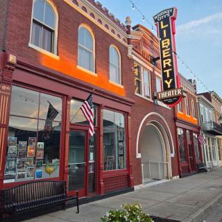 Liberty Alley Hideaway 1 - 6
