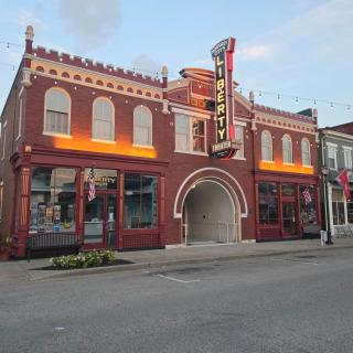 Liberty Alley Hideaway 1 - 3