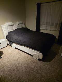 Literally just an ordinary bachelors pad - 2
