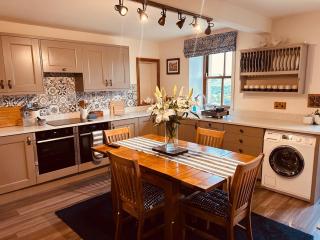 Heigh Farmhouse - 3