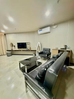 Skyport Hotel - 9