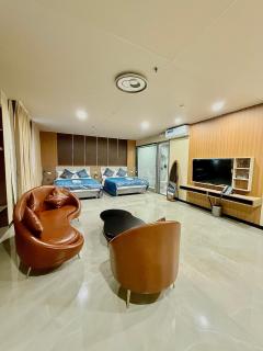 Skyport Hotel - 1
