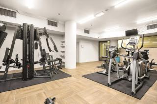 Waterfront CBD - Sleeps 6 & Baby - Parking & Sauna - 3