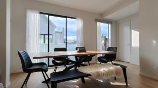New Spacious Home in Central Auckland - 2
