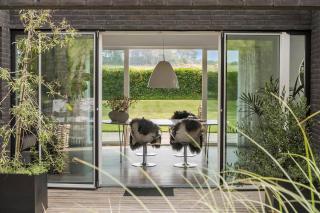 Spacious Architect-Designed Villa 2 Baths - 1