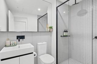 International Southbank 2BR2Bath1Car Jacuzzi and more - 1