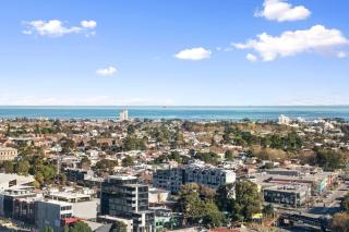 International Southbank 2BR2Bath1Car Jacuzzi and more - 6
