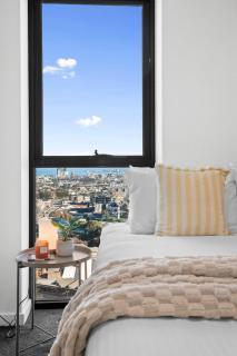 International Southbank 2BR2Bath1Car Jacuzzi and more - 8