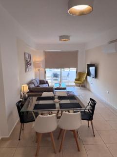 Modern 2 bedroom apartment with swimming pool - 7