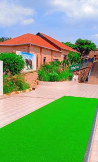 Chris Hotel - 4