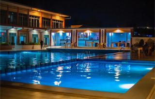 Chris Hotel - 1