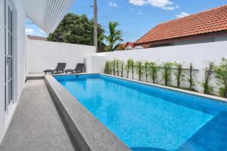 Luxury Pool Villa Pattaya Center C3- 3 Bedroom - 2