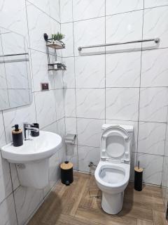 Warm Cocoon - Curated 1Bedroom apartment - Starlink - Gated - 4