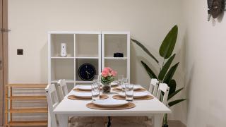 Spacious 1BR Apartment in Mina with Pool & Beach Access - 3
