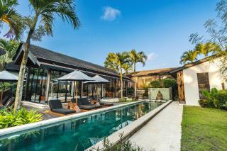 Luxury Villa Ubud With Jacuzzi Near Monkey Forest - 4