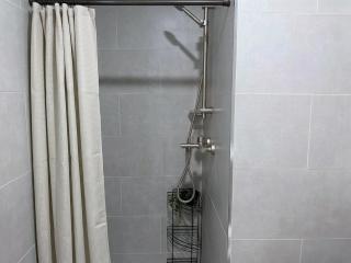 New Cozy STUDIO, walk to SM Mall, Pool, WiFi - 6
