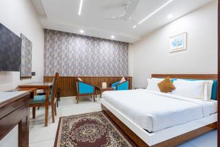 Hotel Leela Grande - 0