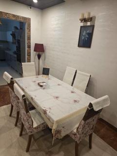 Casa Amore Urban- Cozy, Airy 4BR Family Row House - 4